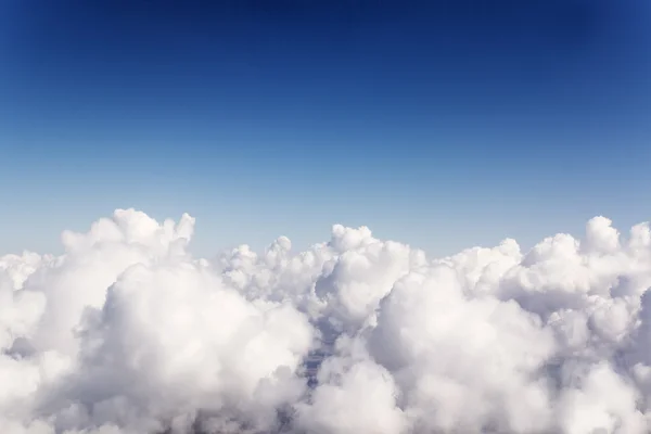 Cloudscape。青い空と白い雲. — ストック写真