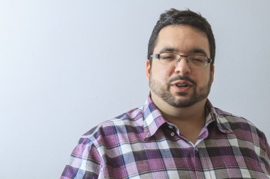 konuşan adam