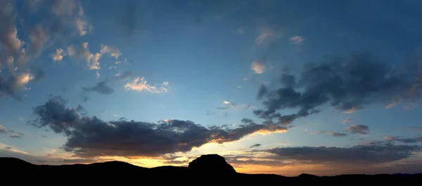 Solnedgang Ved Fjelldemningen Dospat – stockfoto