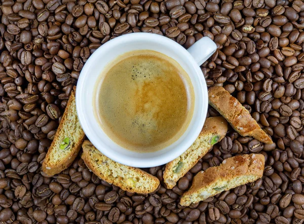 Coffee White Cup Surrounded Coffee Beans Bisquits — Fotografia de Stock