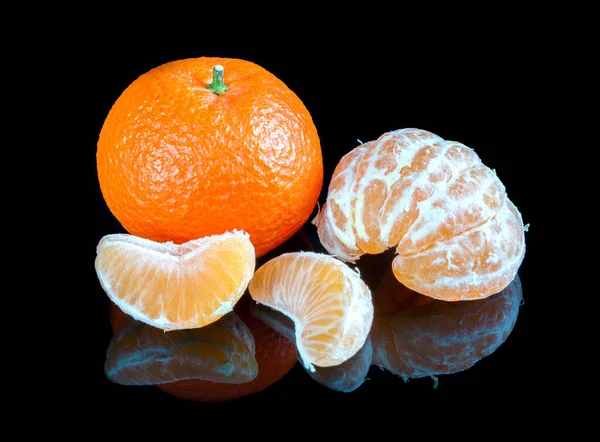 Tangerines Reflective Black Studio Background — Stock Photo, Image