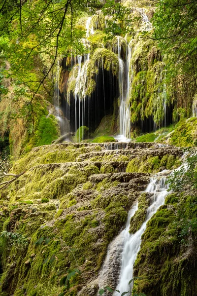Krushuna 的瀑布 位于保加利亚是巴尔干半岛上最长的瀑布 — 图库照片