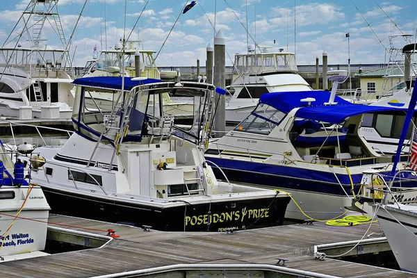 Båtar Och Yachter Dockade Palafox Pier Centrala Pensacola Florida — Stockfoto