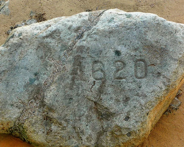 Plymouth Koyu, Plymouth, Massachusetts 'teki Plymouth Kayası' na yakın.