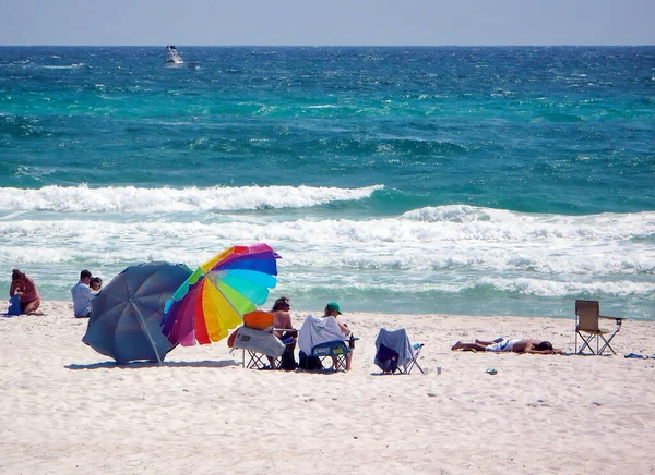 Personas Relajándose Pensacola Beach Florida —  Fotos de Stock