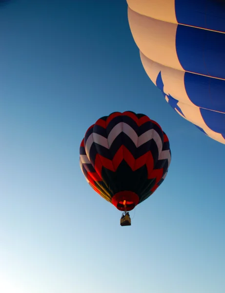 Mavi gökyüzünde balon — Stok fotoğraf