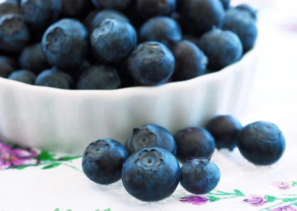 Ripe blueberries in a bowl. — Stock Photo, Image
