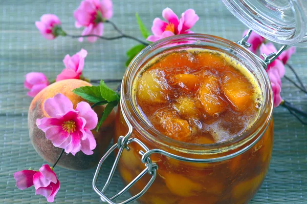 Fersken, abrikos, nektarin marmelade . - Stock-foto