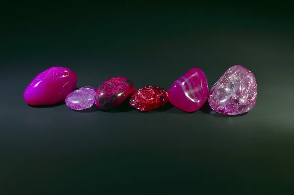 kristaller renkli taşlar,.