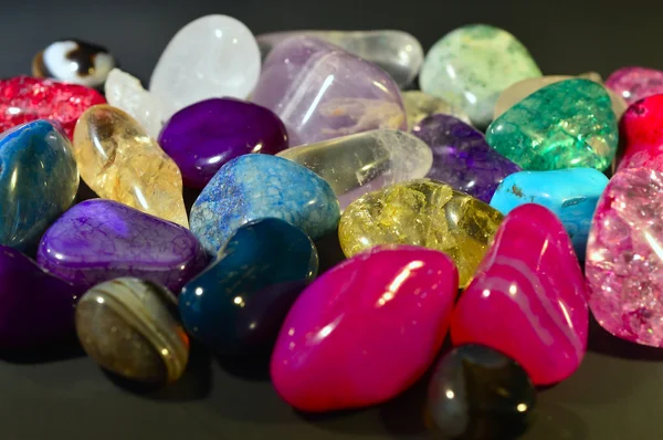 Kövek, színes kristályok. Stock Fotó