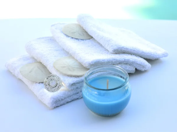 Candela decorazione asciugamano salone spa . — Foto Stock