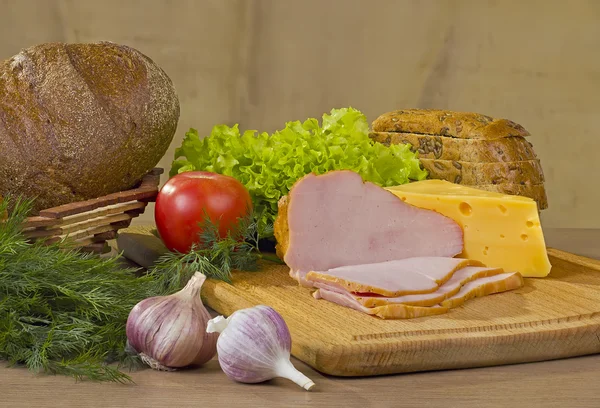 Uzené maso a sýr — Stock fotografie