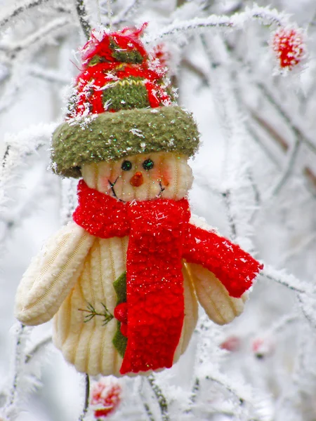 Smiling snowman in the snow — Stock Photo, Image