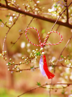 MARTISOR) Odası (- baharın başlangıcı Romen sembolü.