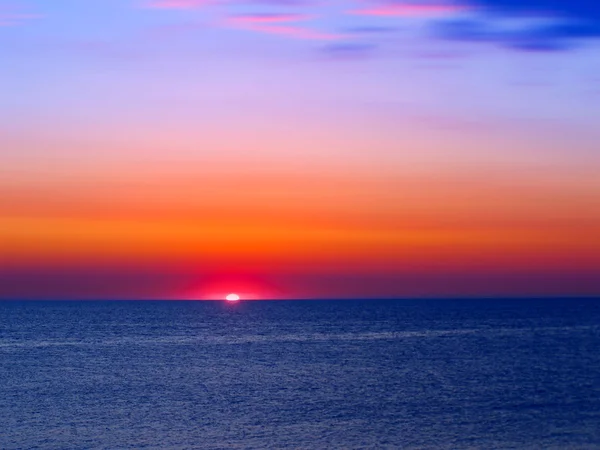 Salida del sol sobre el mar — Foto de Stock