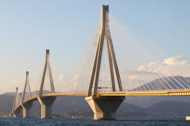 Rio antirio Köprüsü