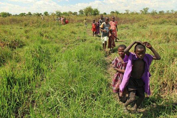 地元の子供たち - ウガンダ、アフリカ — ストック写真