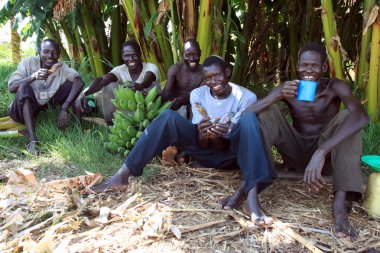 köy - uganda, Afrika balıkçılık yüzüyor