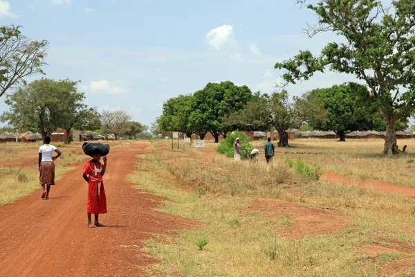 Onverharde weg - Oeganda, Afrika — Stockfoto
