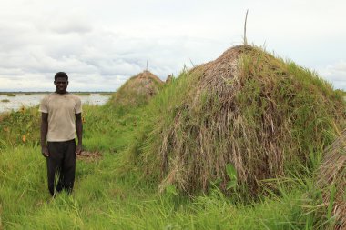 köy - uganda, Afrika balıkçılık yüzüyor