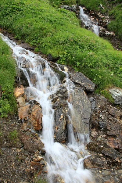 Kristallklarer Wasserfall — Stockfoto