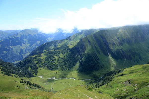 Bergslandskap i alperna — Stockfoto