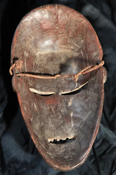 Африканская племенная маска — стоковое фото