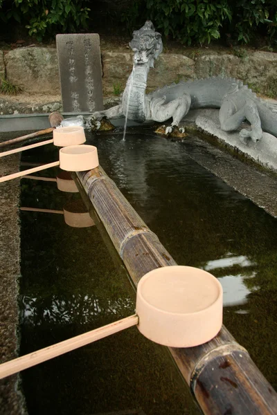 Tsukubai, храм Horyuji, Японія — стокове фото