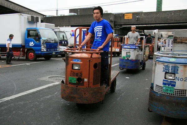 Transporting Fish - Tsukiji Fish Market, Tokyo, Japan — Stock Photo, Image