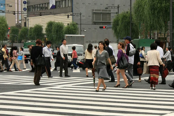 横断歩道-銀座地区、東京、日本 — ストック写真