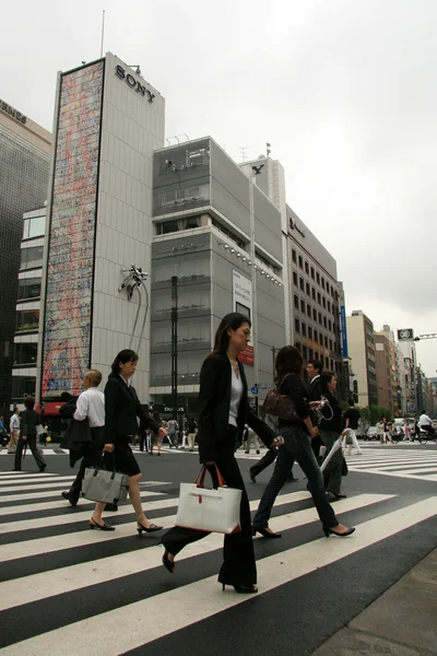Köpcentrum - ginza district, tokyo, japan — Stockfoto