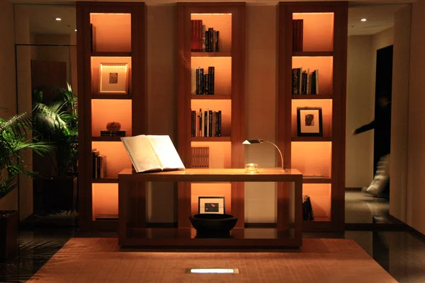 Bibliotheek - het park hyatt hotel, tokyo, japan — Stockfoto