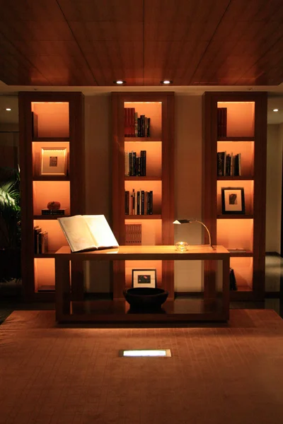 Bibliotek - parken hyatt hotel, tokyo, japan — Stockfoto