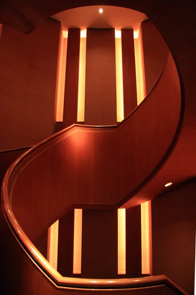 Escalera de caracol - The Park Hyatt Hotel, Tokio, Japón —  Fotos de Stock