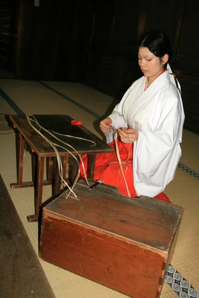 Tradiční japonská žena - meiji shrine, tokyo, Japonsko — Stock fotografie