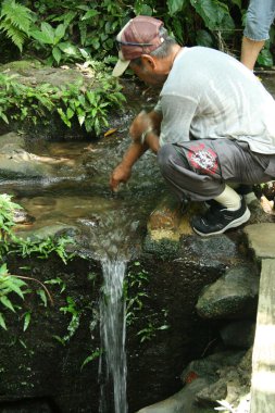 adam içme suyu - Iriomote Adası, okinawa, japan