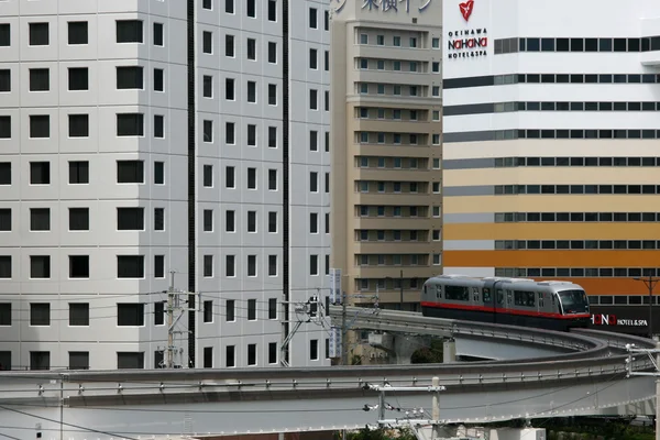 Sky train - staden av naha, okinawa, japan — Stockfoto