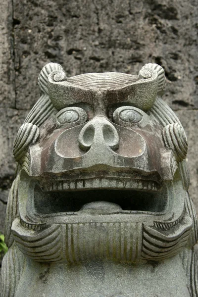 Statue du lion - Château de Shuri, Naha, Okinawa, Japon — Photo