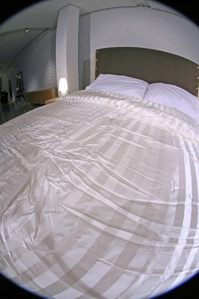 Fisheye bilden av ett modernt sovrum — Stockfoto