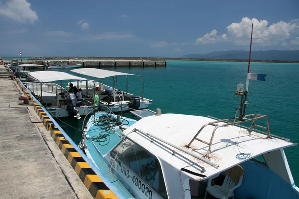 Barco de velocidad - Isla de Iriomote Jima, Okinawa, Japón —  Fotos de Stock