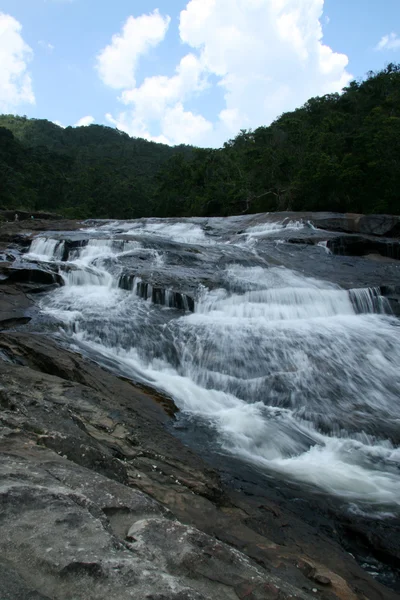 Mariyudo водоспад Trek, острів Iriomote, Окінава — стокове фото