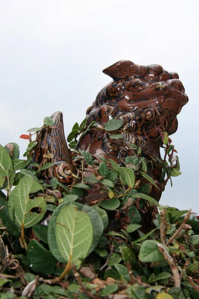 Střešní socha strážce - taketomi ostrov okinawa, Japonsko — Stock fotografie