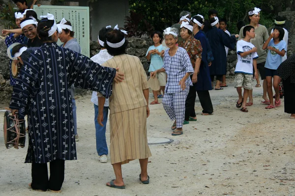 Culto nell'isola Tempio Taketomi, Okinawa, Giappone — Foto Stock