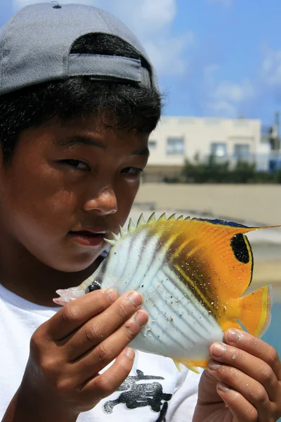 Japonský kluk rybaření — Stock fotografie