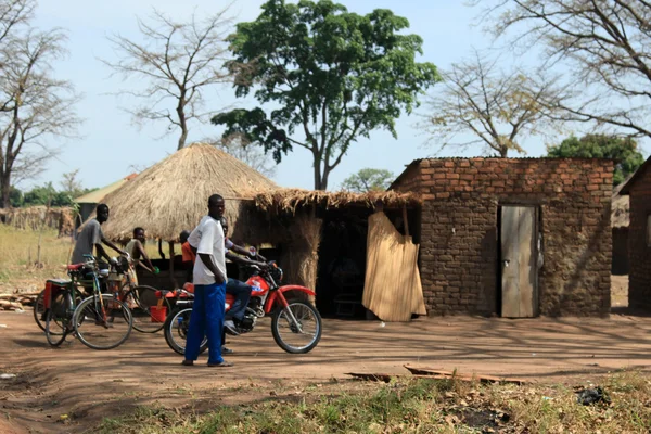 Afrikaanse hutten - Oeganda, Afrika — Stockfoto