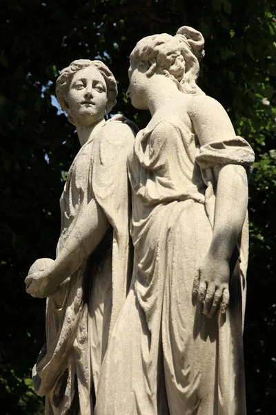 Statue - Schonbrunn Palace, Vienna — Stock Photo, Image