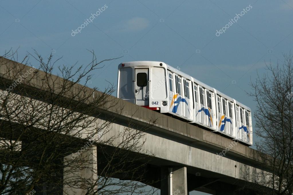 Skytrain in Vancouver, BC, Canada — Stock Photo © imagex 12476396