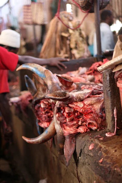 Köttmarknaden, tanzania — Stockfoto