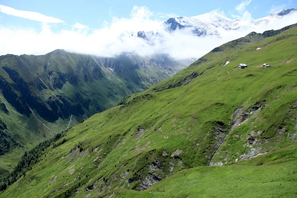 Bergslandskap i alperna — Stockfoto