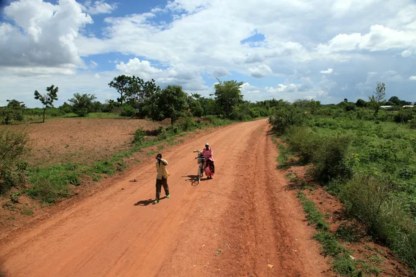 Onverharde weg op tididiek rock - Oeganda, Afrika — Stockfoto